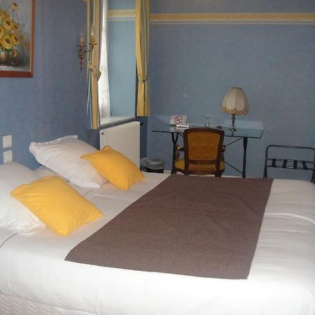 Hotel L' Ecu 몽바르 외부 사진