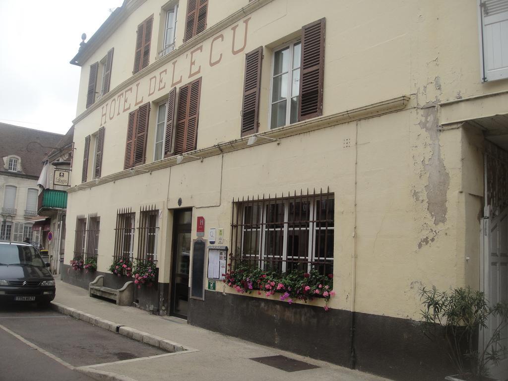 Hotel L' Ecu 몽바르 객실 사진
