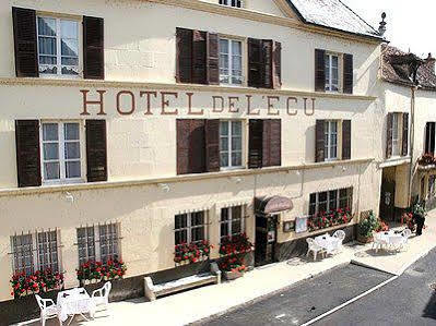 Hotel L' Ecu 몽바르 외부 사진